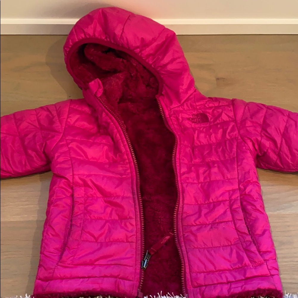 COPY - Girls 3T North Face reversible hooded jack…
